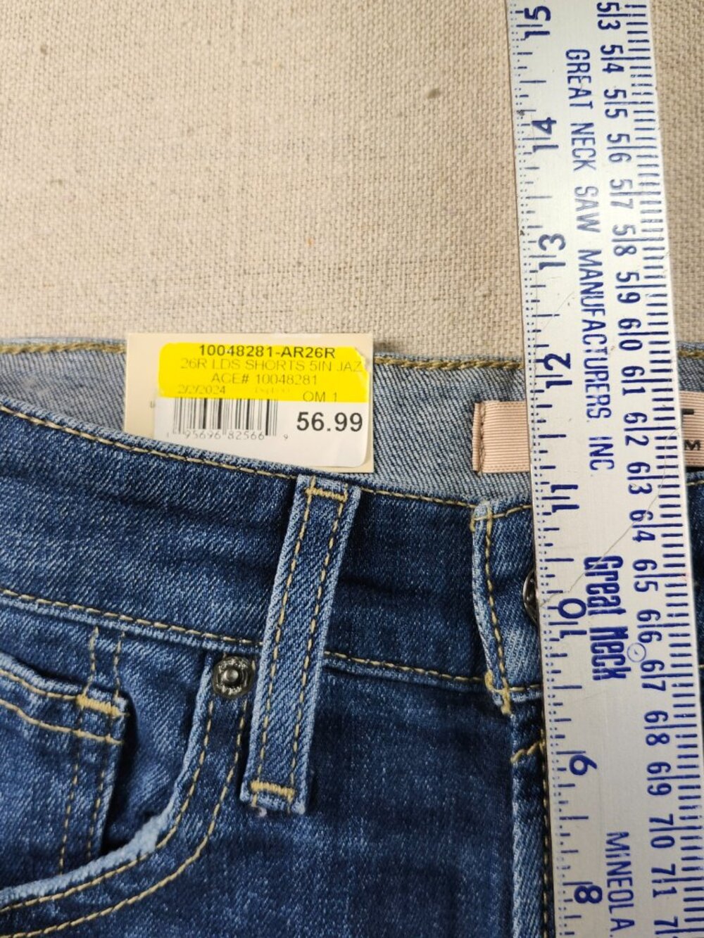 Ariat REAL Denim Athena Shorts 26R NWT - Picture 5 of 8